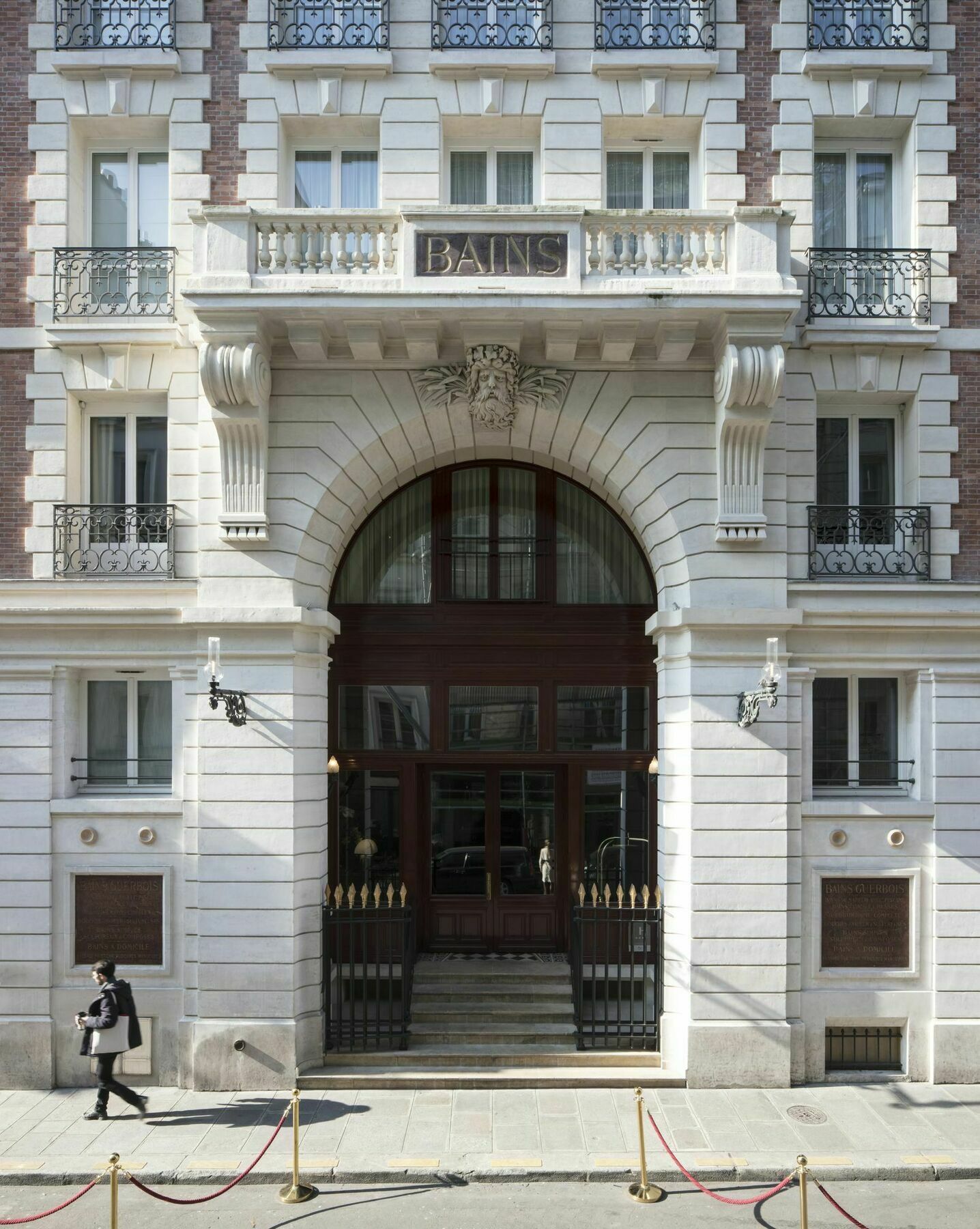 Les Bains Parigi